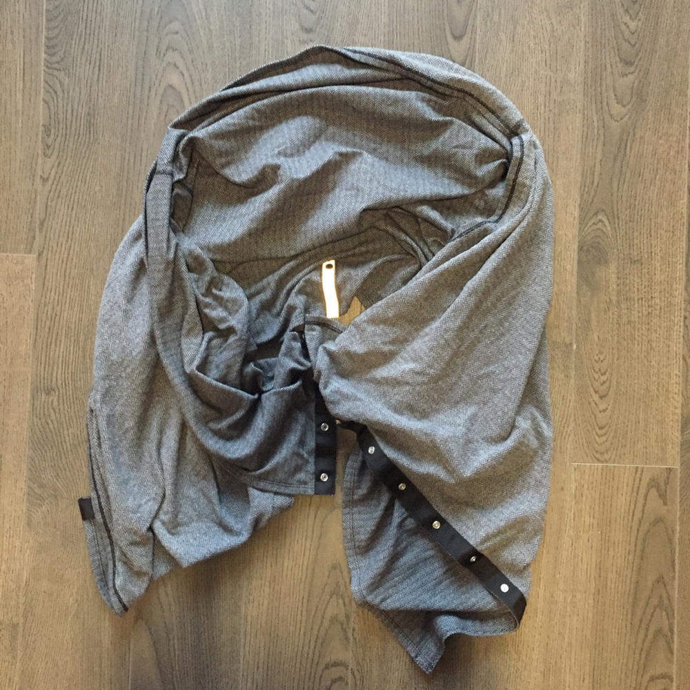 Lulu Lemon infinity scarf with buttons